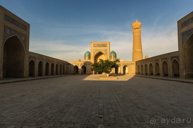 Бухара - 2500 лет запечатленные в камне