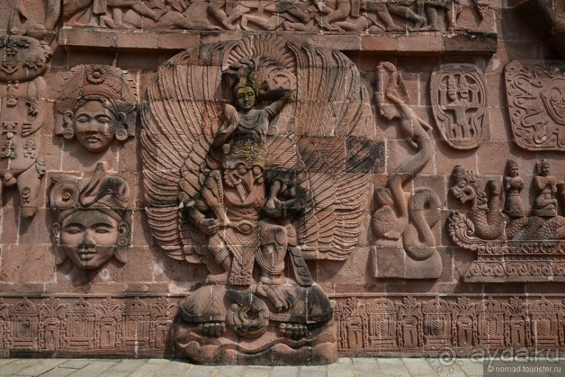 Выгляни в окно — там целый мир!