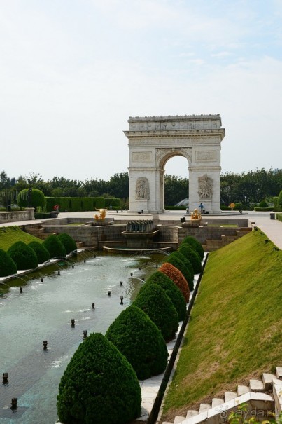 Выгляни в окно — там целый мир!