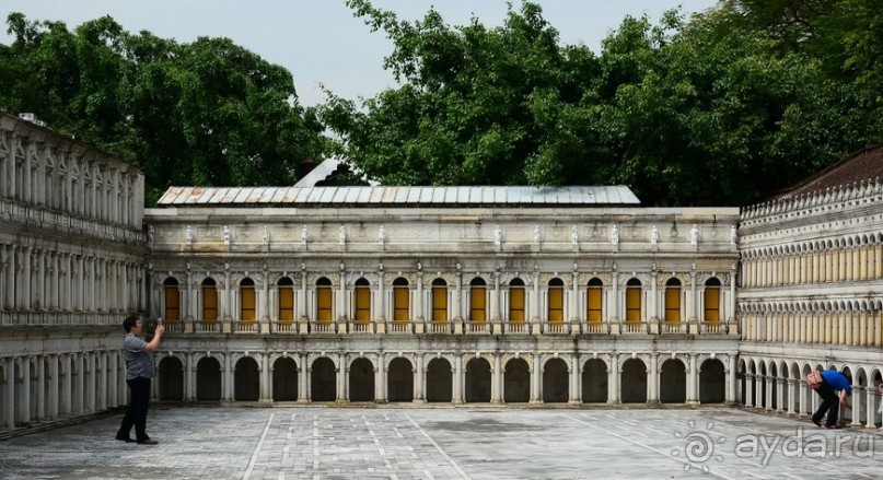 Выгляни в окно — там целый мир!