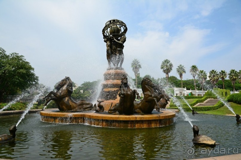 Выгляни в окно — там целый мир!