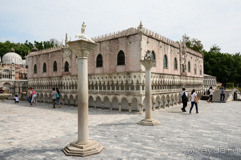 Выгляни в окно — там целый мир!