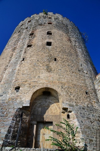 Три твердыни