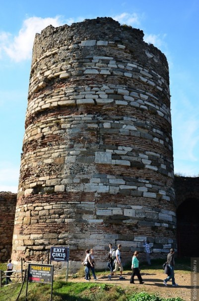 Три твердыни Три твердыни