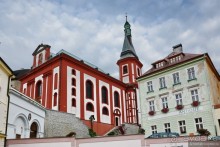 Локет-городок, ни низок, ни высок...