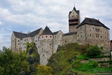 Локет-городок, ни низок, ни высок...