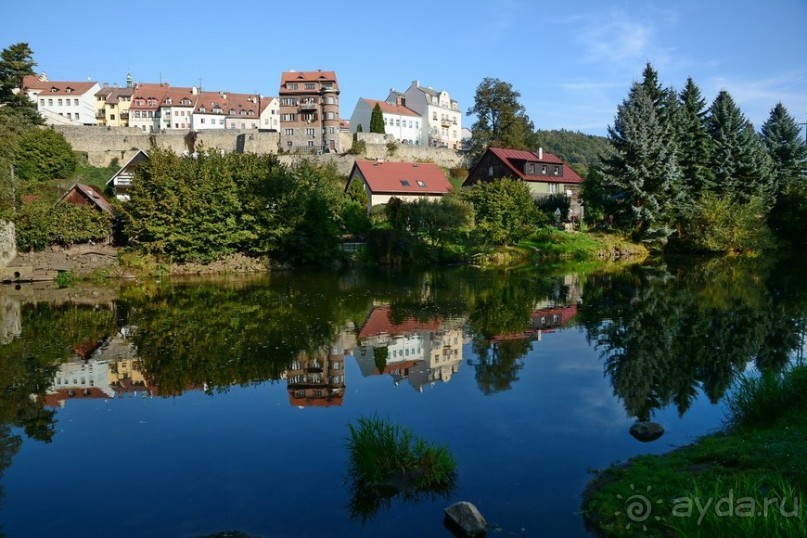 Локет-городок, ни низок, ни высок...