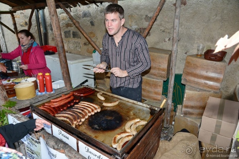 Локет-городок, ни низок, ни высок...