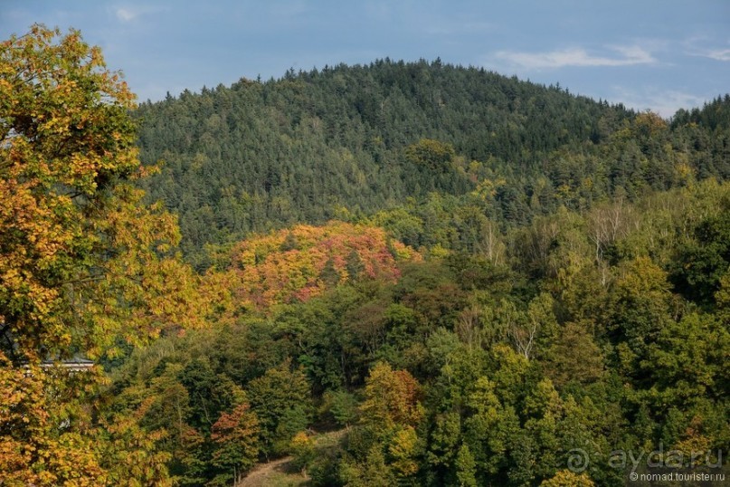 Локет-городок, ни низок, ни высок...