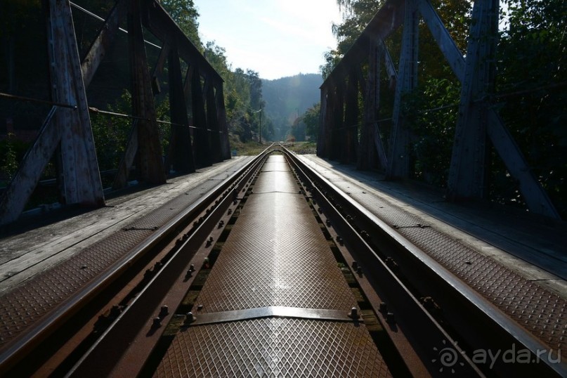 Локет-городок, ни низок, ни высок...