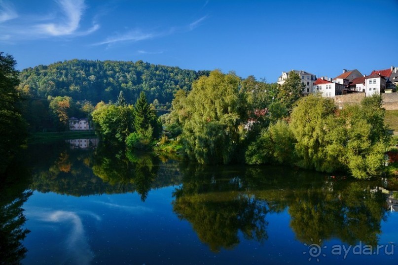 Локет-городок, ни низок, ни высок...