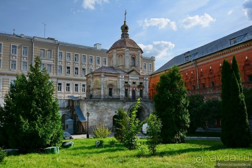 Высоко-Петровский ставропигиальный мужской монастырь