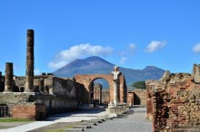 Поехали скорее в древние Помпеи!