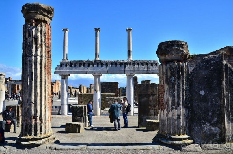 Поехали скорее в древние Помпеи!