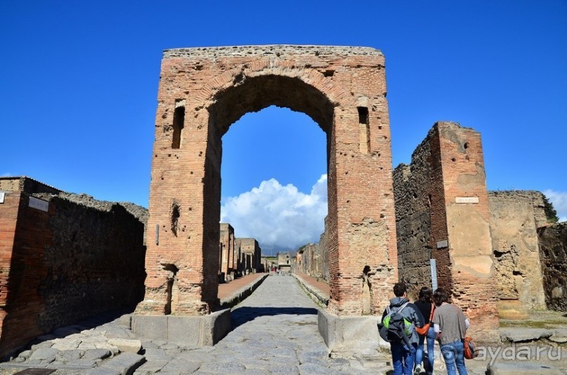 Поехали скорее в древние Помпеи!