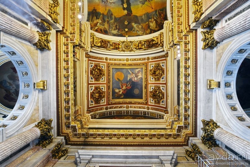 Налетела грусть, что ж пойду пройдусь...