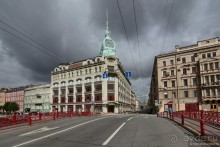 Налетела грусть, что ж пойду пройдусь...