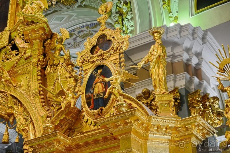 Налетела грусть, что ж пойду пройдусь...