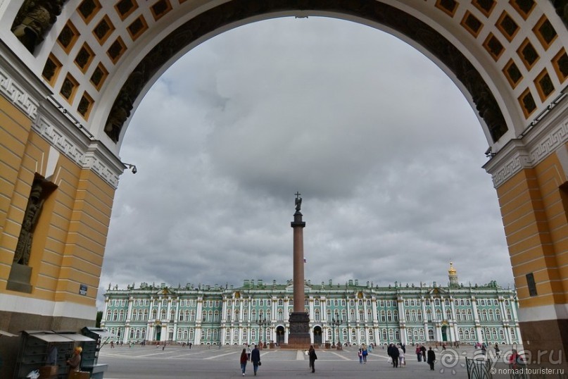 Налетела грусть, что ж пойду пройдусь...