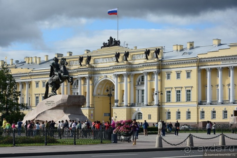 Налетела грусть, что ж пойду пройдусь...