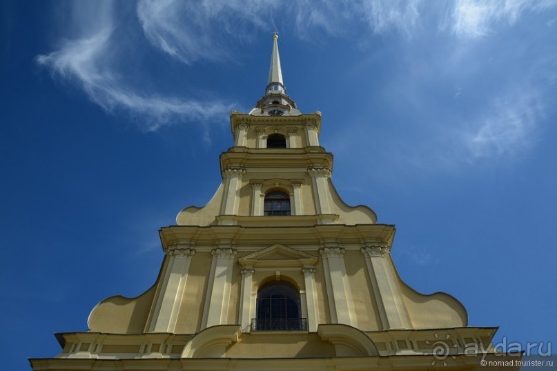 Налетела грусть, что ж пойду пройдусь...