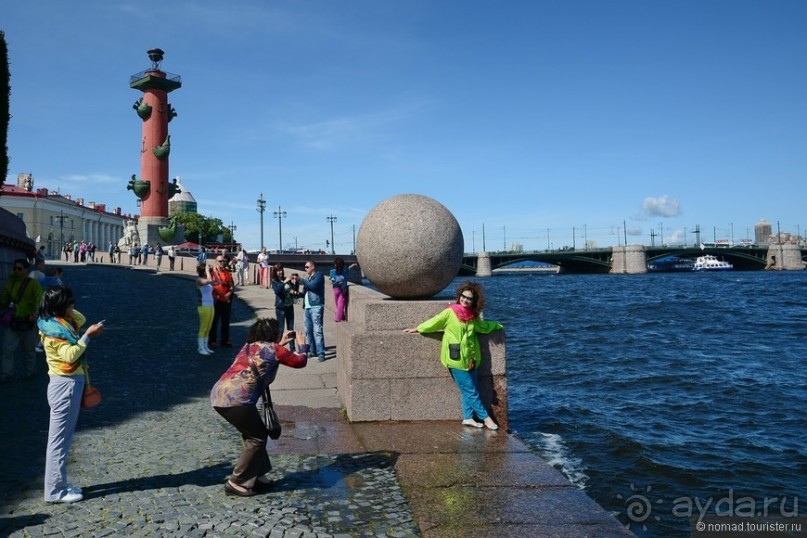 Налетела грусть, что ж пойду пройдусь...