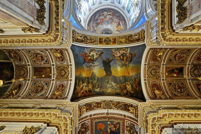 Налетела грусть, что ж пойду пройдусь...