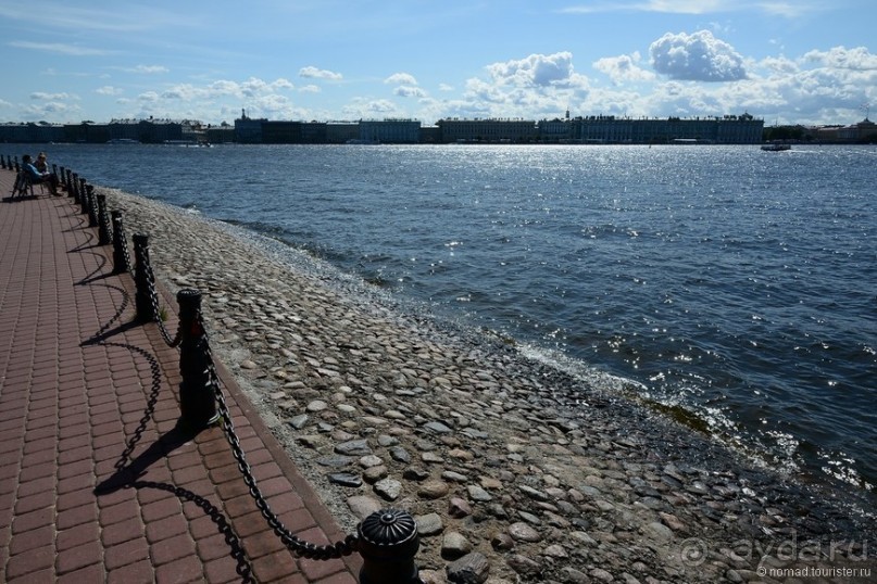 Налетела грусть, что ж пойду пройдусь...