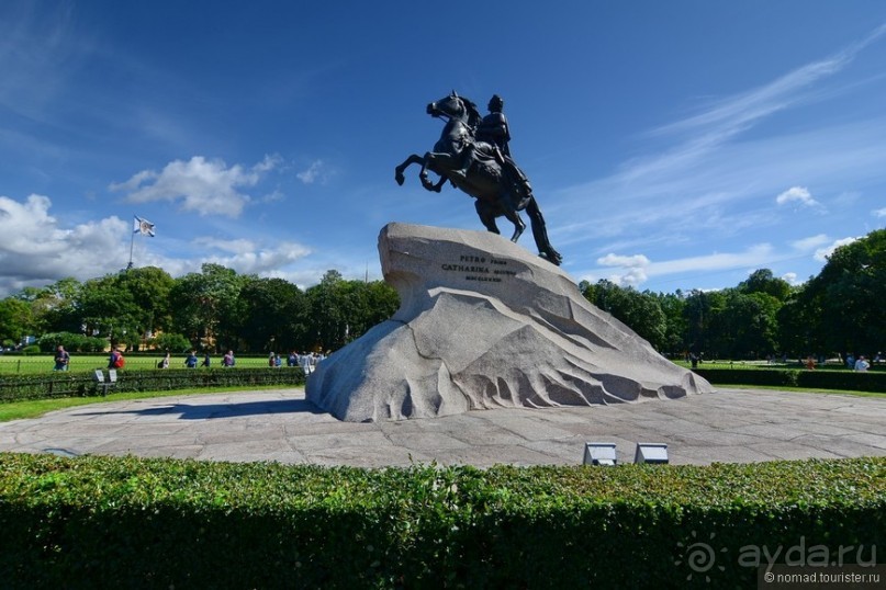 Налетела грусть, что ж пойду пройдусь...