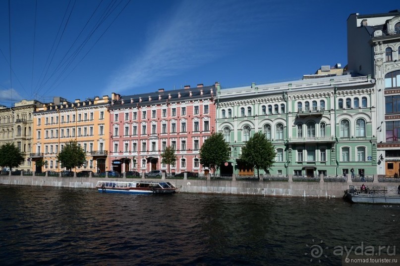 Налетела грусть, что ж пойду пройдусь...