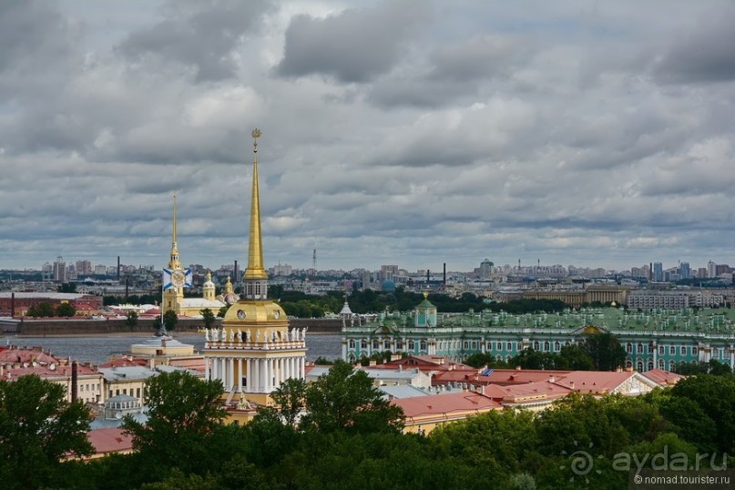 Налетела грусть, что ж пойду пройдусь...