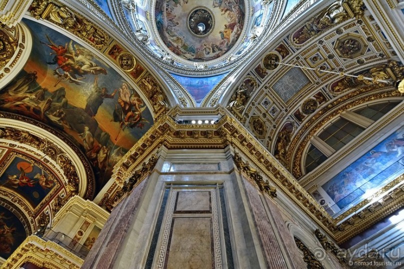 Налетела грусть, что ж пойду пройдусь...