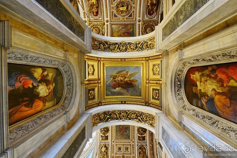 Налетела грусть, что ж пойду пройдусь...