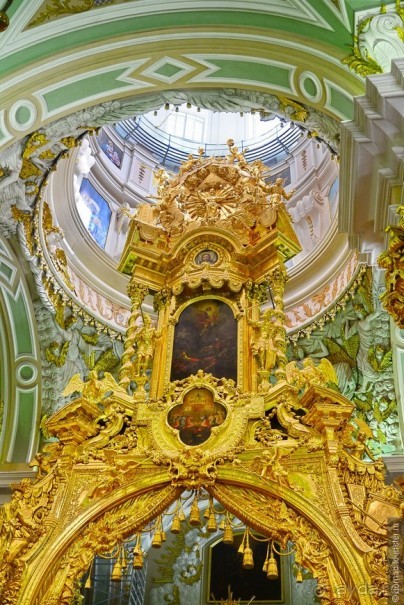 Налетела грусть, что ж пойду пройдусь...