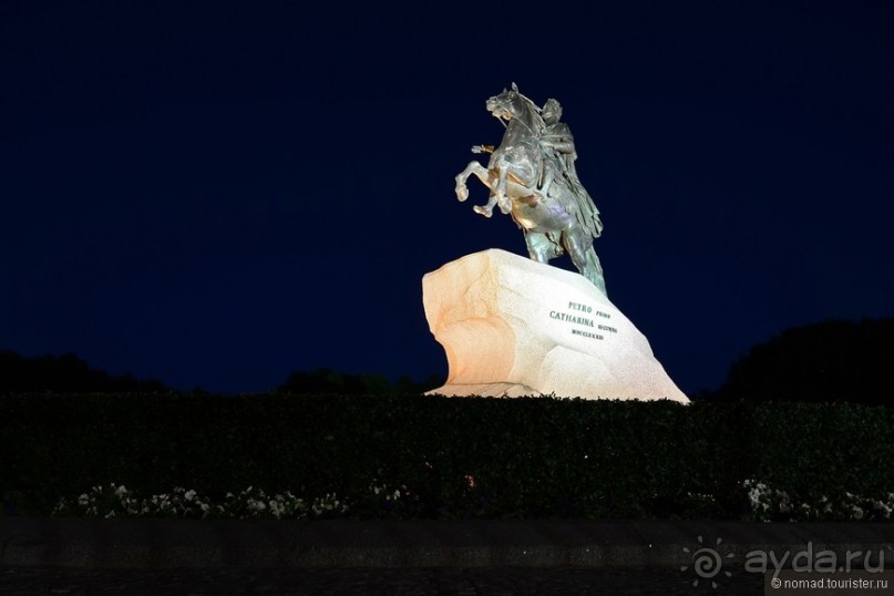 Налетела грусть, что ж пойду пройдусь...