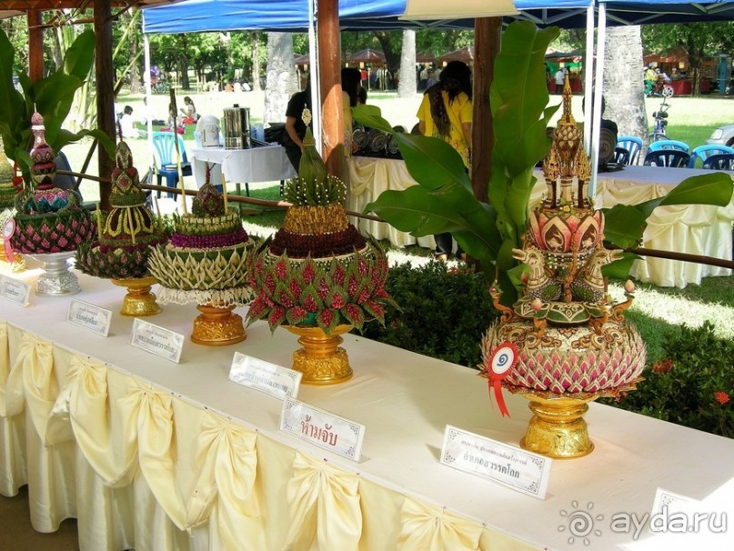 Праздник Лои Кратонг в древнем Сукхотае