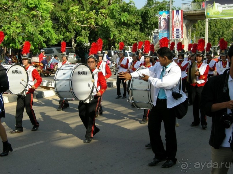 Праздник Лои Кратонг в древнем Сукхотае