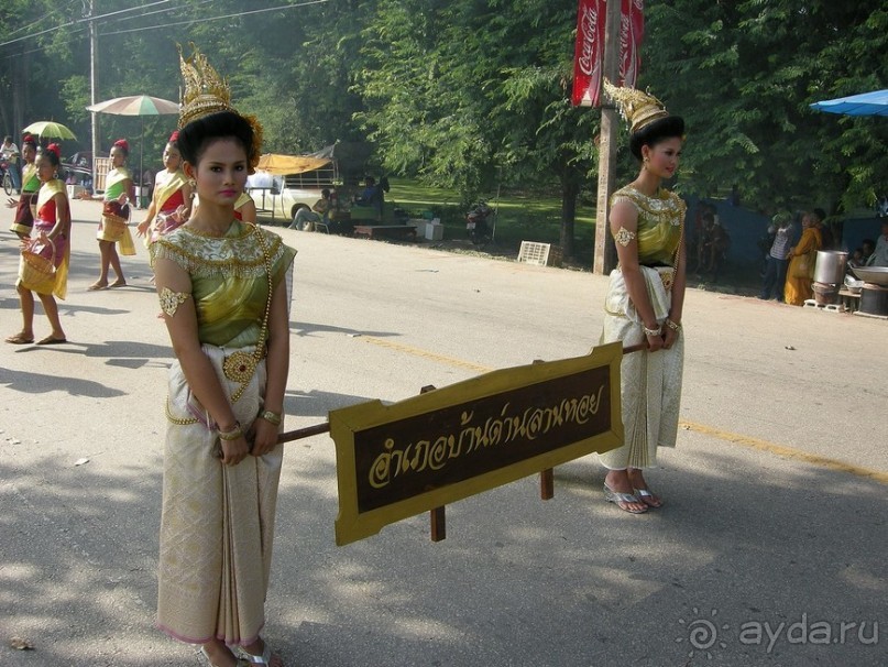 Праздник Лои Кратонг в древнем Сукхотае