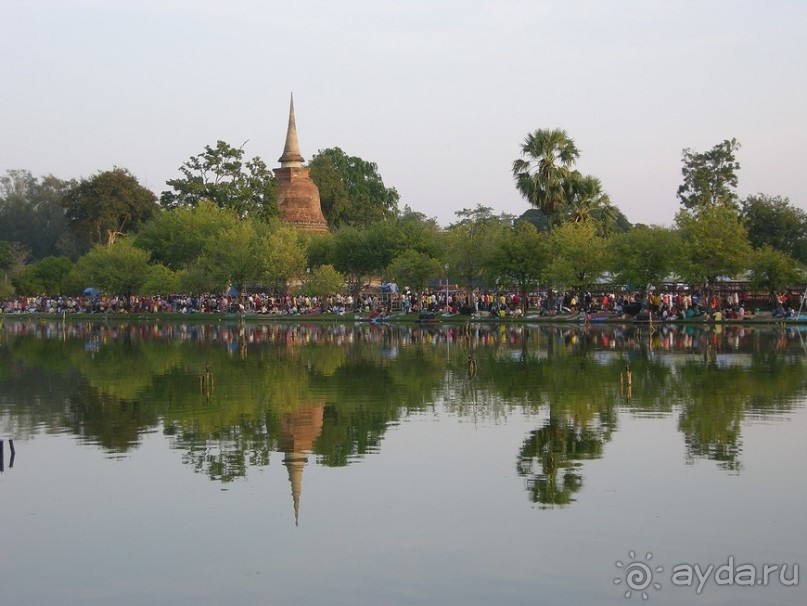 Праздник Лои Кратонг в древнем Сукхотае