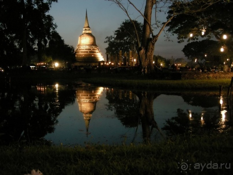 Праздник Лои Кратонг в древнем Сукхотае
