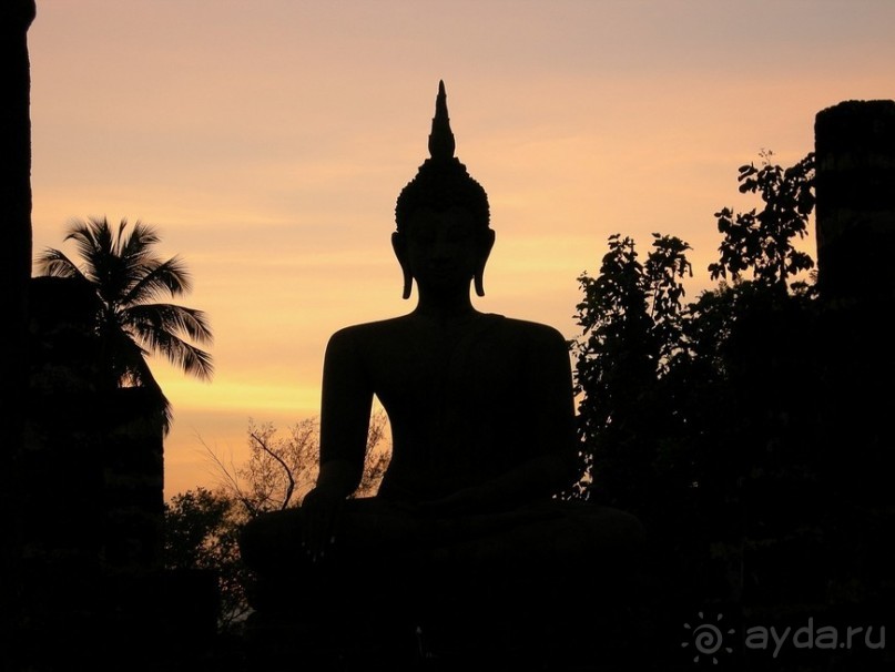 Праздник Лои Кратонг в древнем Сукхотае