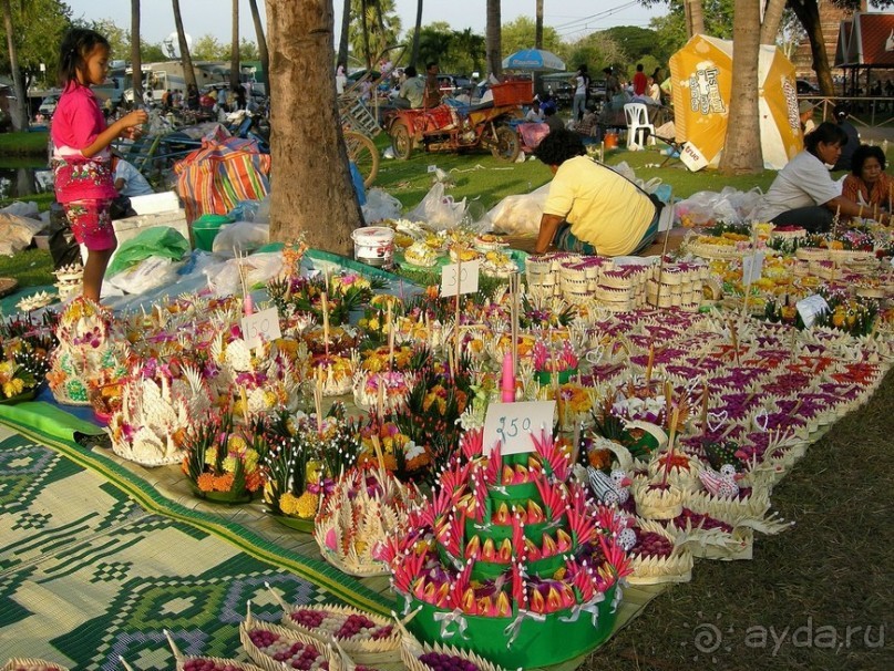 Праздник Лои Кратонг в древнем Сукхотае