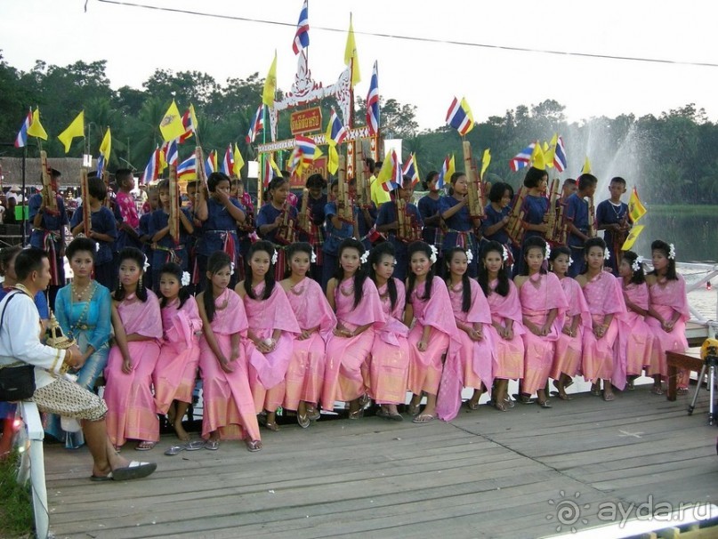Праздник Лои Кратонг в древнем Сукхотае