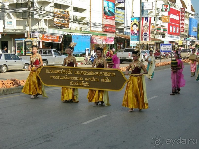 Праздник Лои Кратонг в древнем Сукхотае
