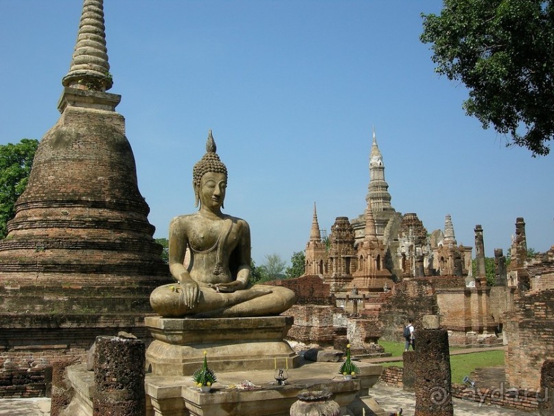 Праздник Лои Кратонг в древнем Сукхотае