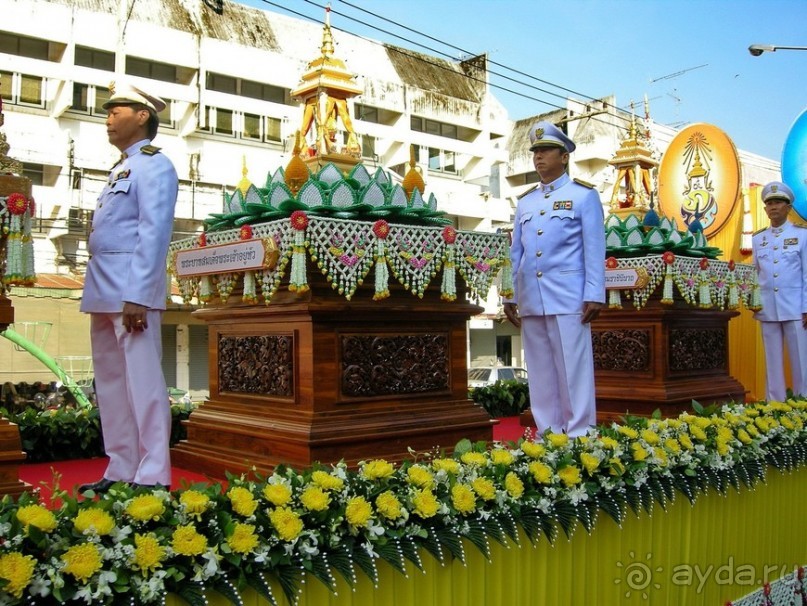 Праздник Лои Кратонг в древнем Сукхотае