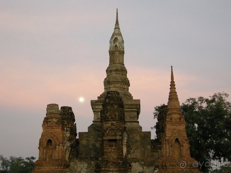Праздник Лои Кратонг в древнем Сукхотае