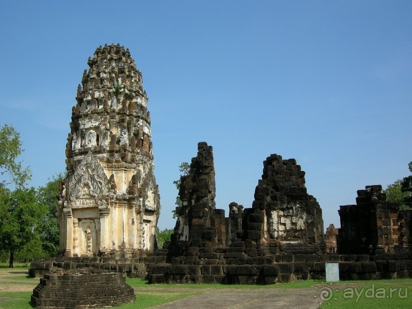 Праздник Лои Кратонг в древнем Сукхотае