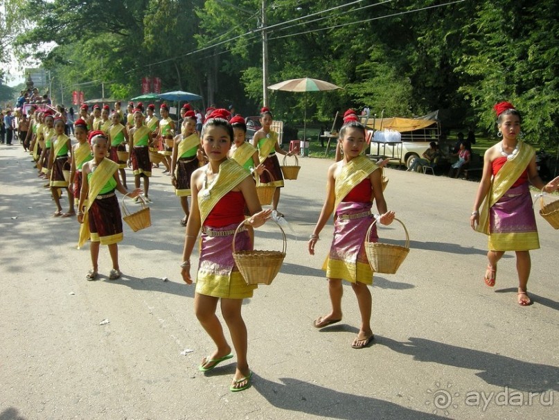 Праздник Лои Кратонг в древнем Сукхотае