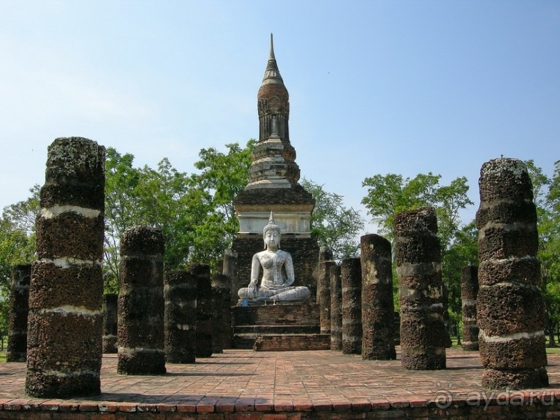 Праздник Лои Кратонг в древнем Сукхотае